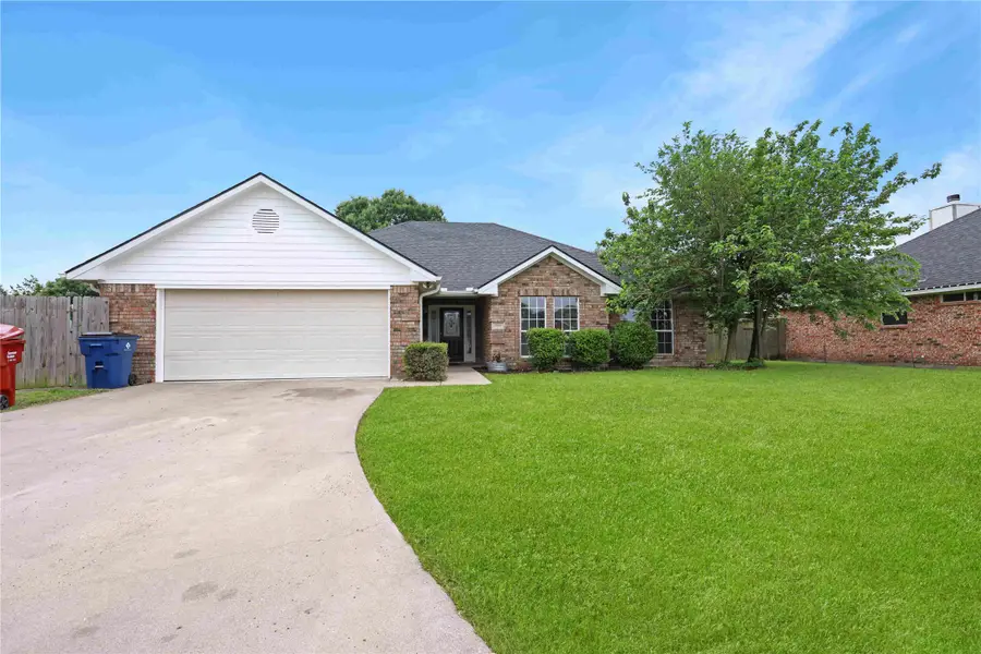 709 Elm Circle, Van Alstyne, TX 75495 - #2