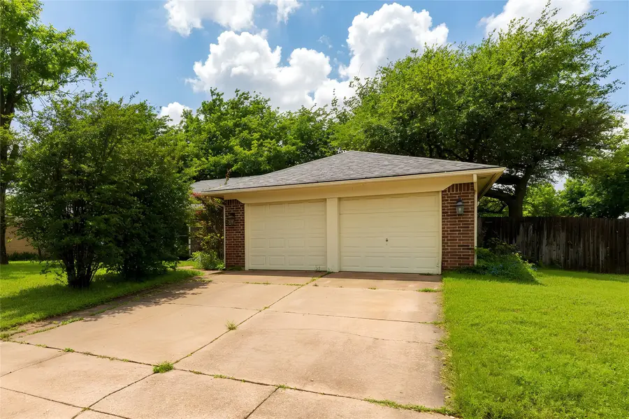 400 Indian Crest Drive, Saginaw, TX 76179 - #2
