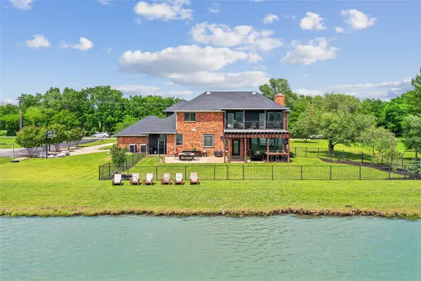 10 Ski Haven Drive, Justin, TX 76247