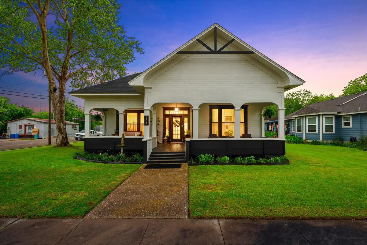 201 W Pecan Street, West, TX 76691 - #1