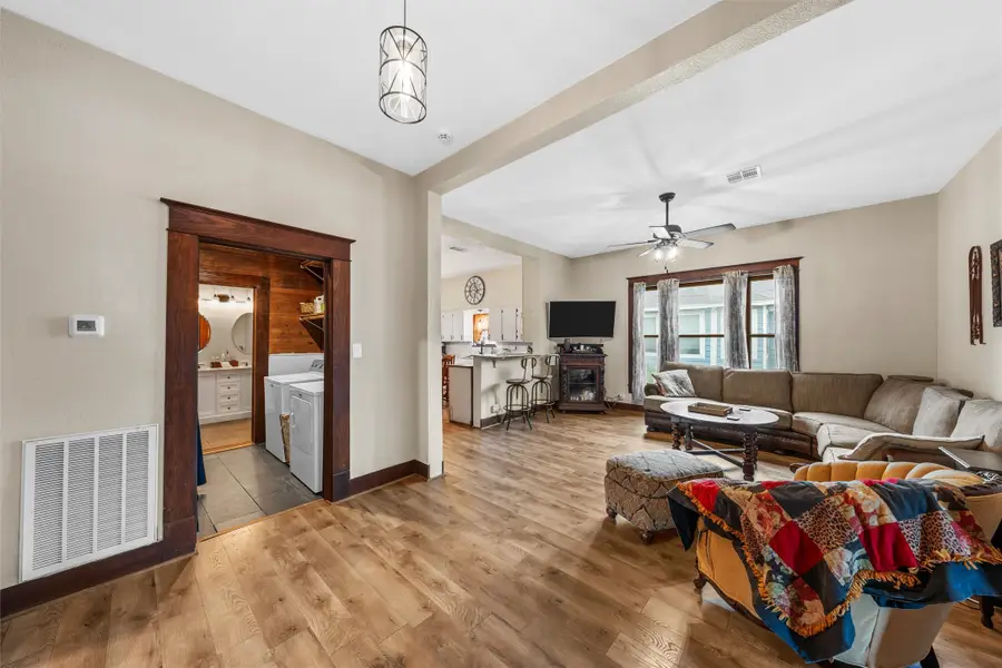 201 W Pecan Street, West, TX 76691 - #3