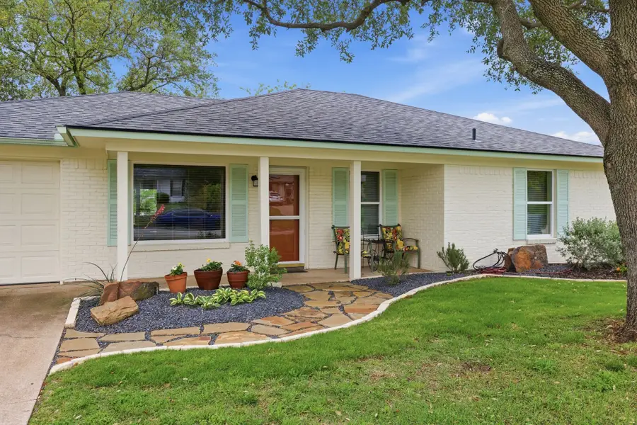 1706 W Doyle Street, Granbury, TX 76048 - #2