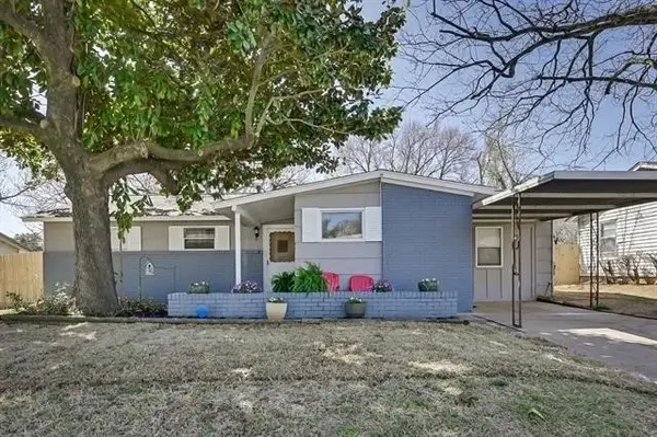 520 W Inwood Drive, Arlington, TX 76010