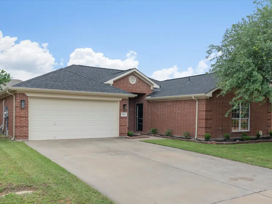 1821 Kingsbrook Trail, Fort Worth, TX 76120 - #2