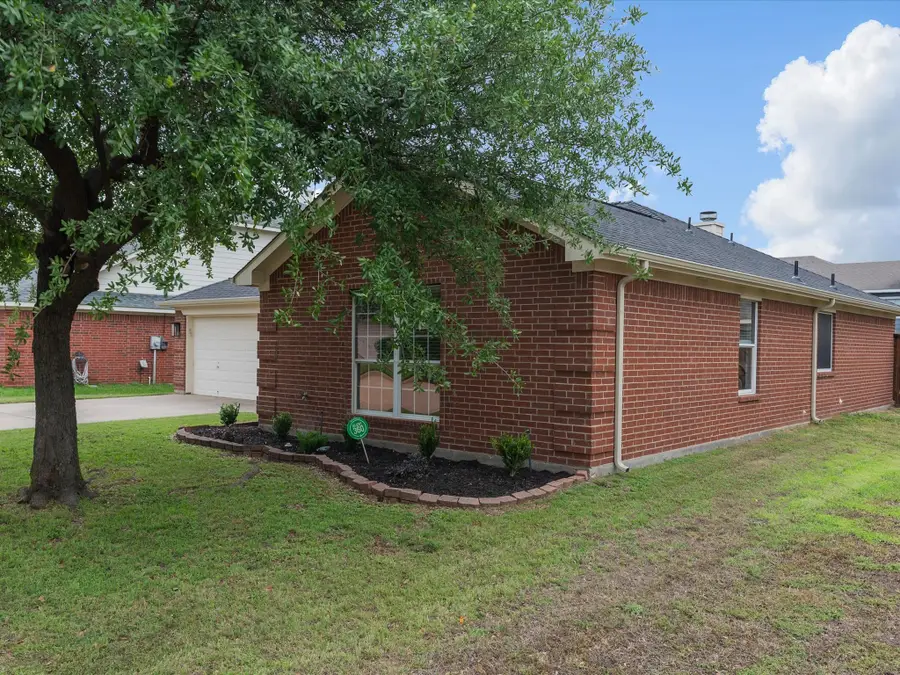 1821 Kingsbrook Trail, Fort Worth, TX 76120 - #3