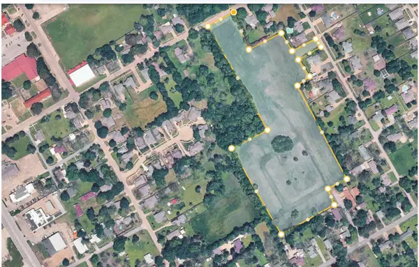 900 S Elm Street, Ennis, TX 75119