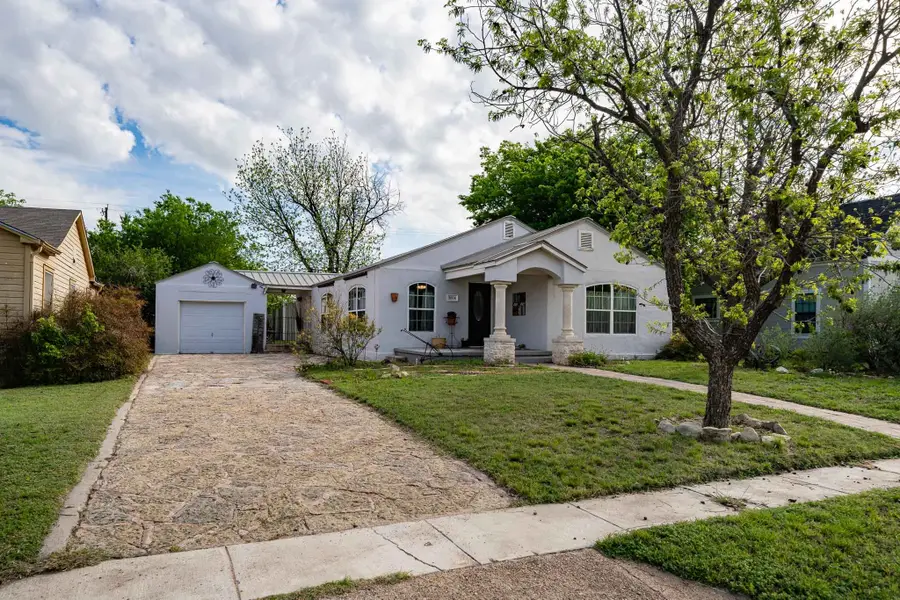 1004 N 7th Street, Ballinger, TX 76821 - #2