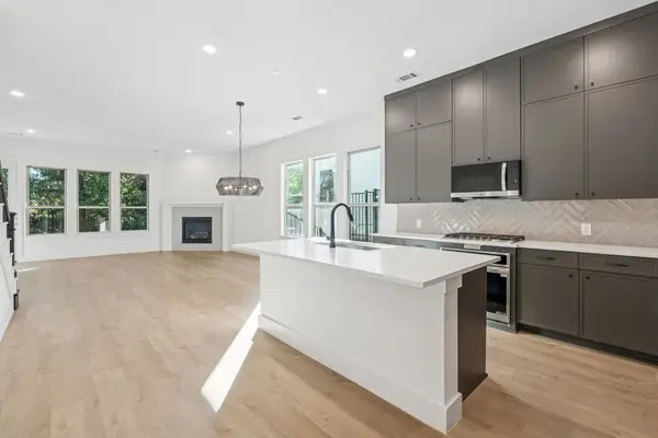 126 Bridgewater Way #37, Hickory Creek, TX 75065