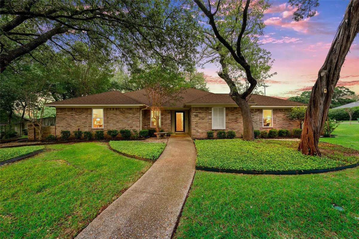 9920 Sandalwood Drive, Woodway, TX 76712 - #1