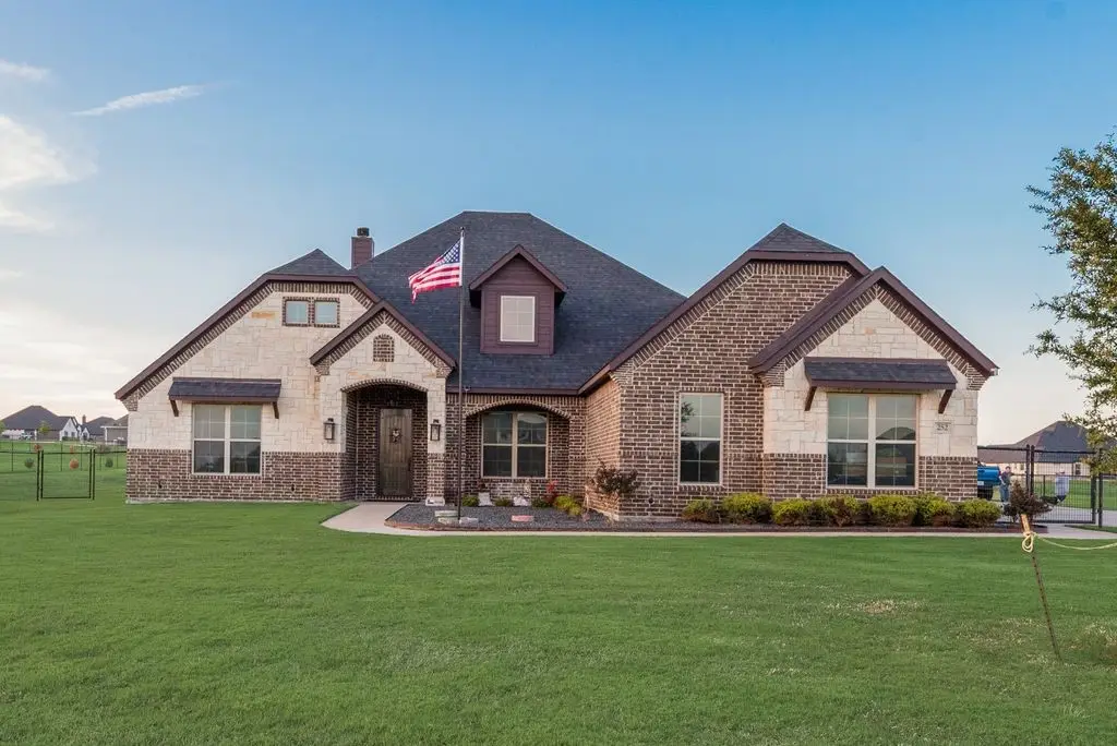 252 Agua Linda Drive, Godley, TX 76044 - #1