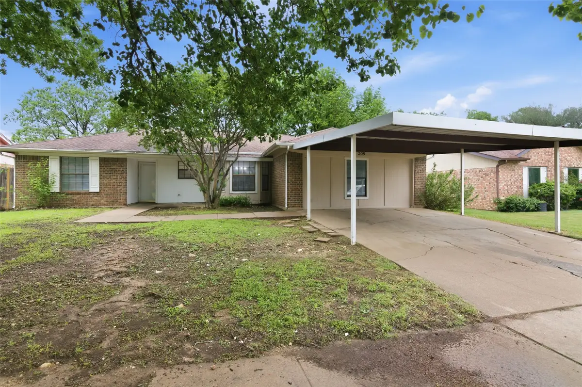 209 Blue Ridge Trail, Saginaw, TX 76179 - #1