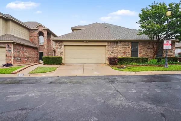 1230 Woodland Park Drive, Hurst, TX 76053