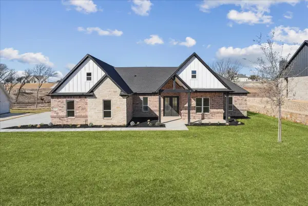 328 Slimp Bluff, Azle, TX 76020