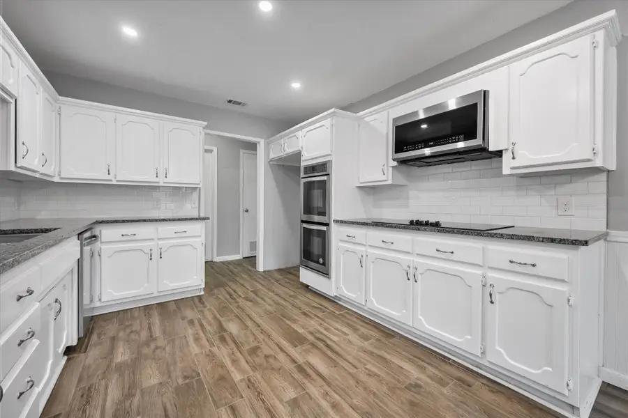 213 Meadowhill Drive, Benbrook, TX 76126 - #3