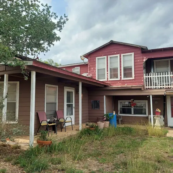 387 Mills Ranch Road, Pleasanton, TX 78064