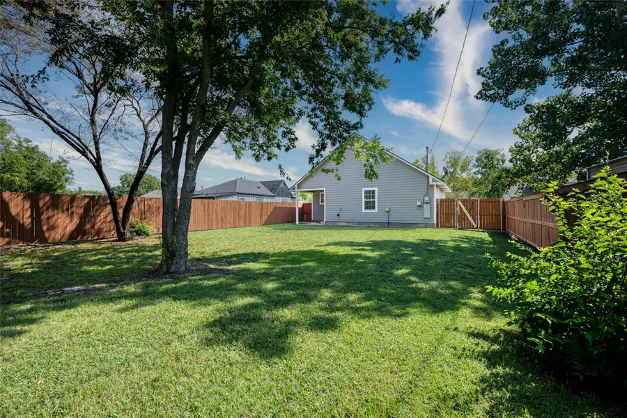 1110 N Ross Avenue, Sherman, TX 75090 - #3
