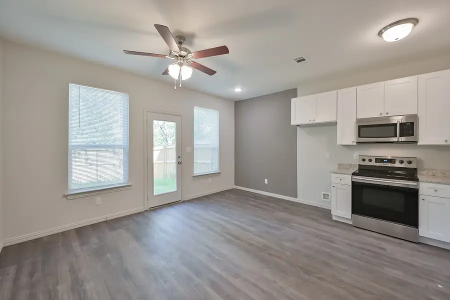 1728 E Powell Avenue, Fort Worth, TX 76104 - #3