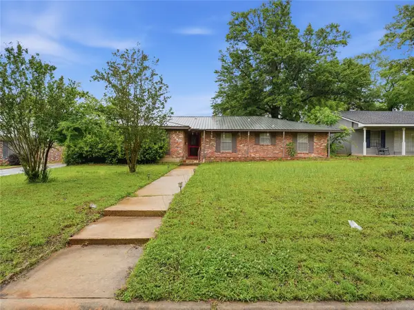 2845 Hubbard Street, Paris, TX 75460