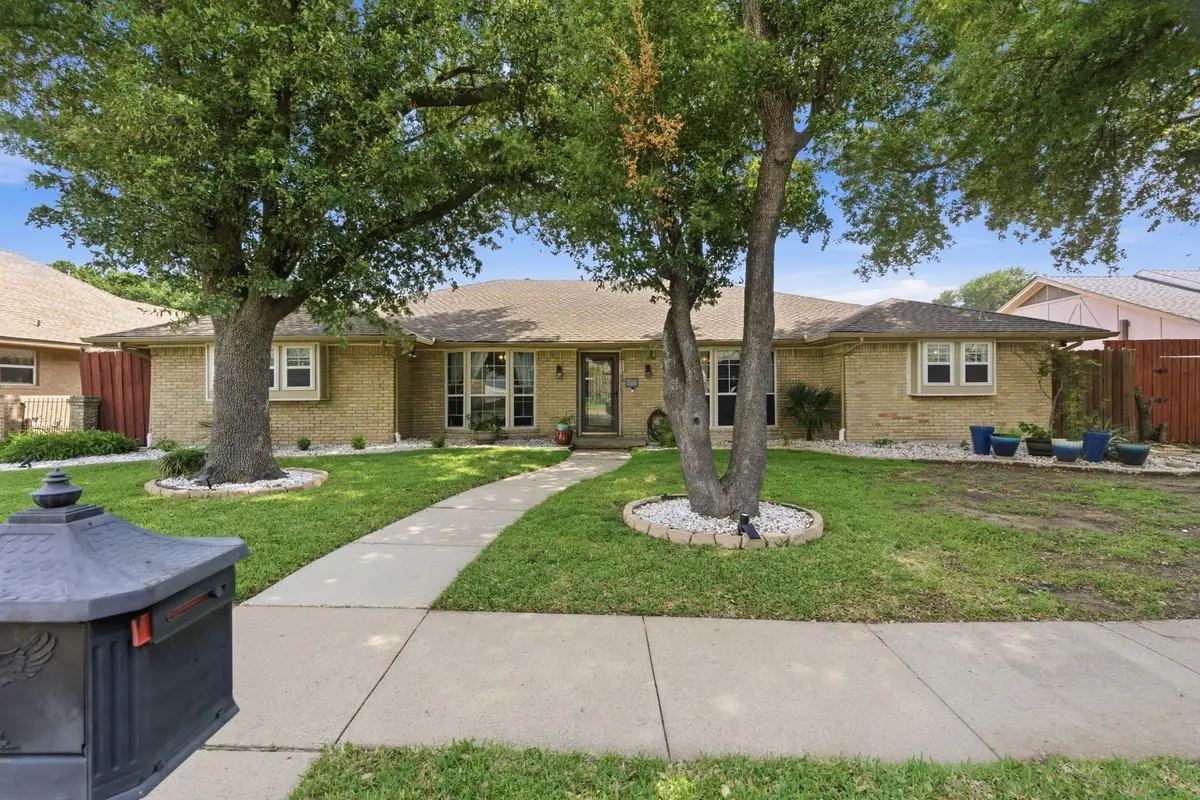 1025 Hampshire Lane, Carrollton, TX 75007 - #1