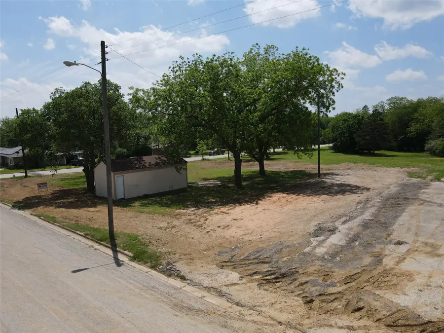 703 Fair Avenue, Gainesville, TX 76240 - #3