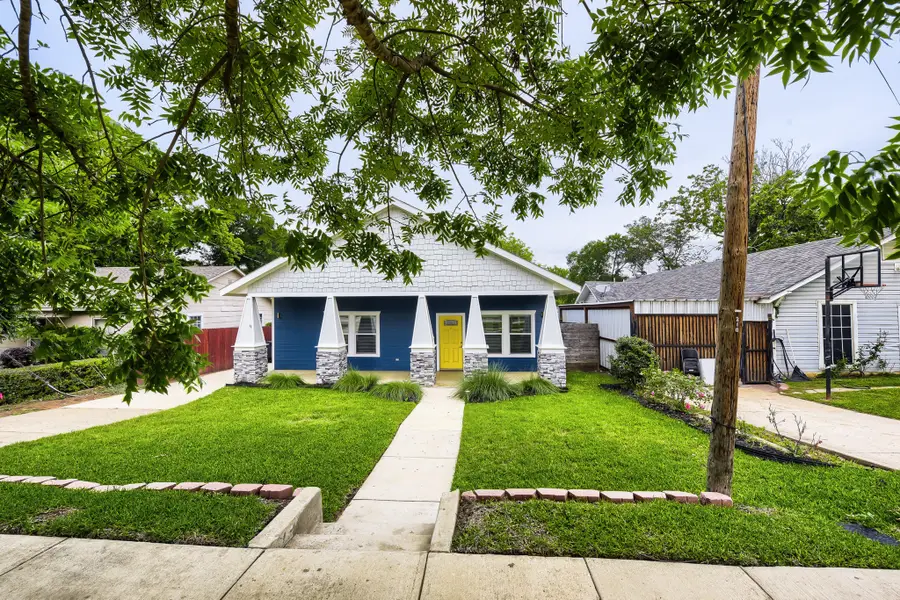 210 W Oak Street, Mansfield, TX 76063 - #2