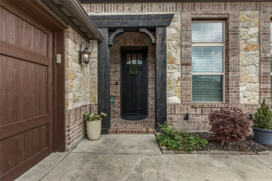 1221 Yosemite Way, Burleson, TX 76028 - #2