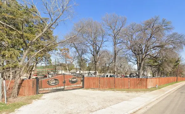 2401 Gibbs Williams Road, Dallas, TX 75233