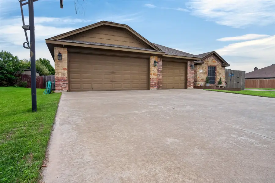 629 E Sheila Circle, Joshua, TX 76058 - #2