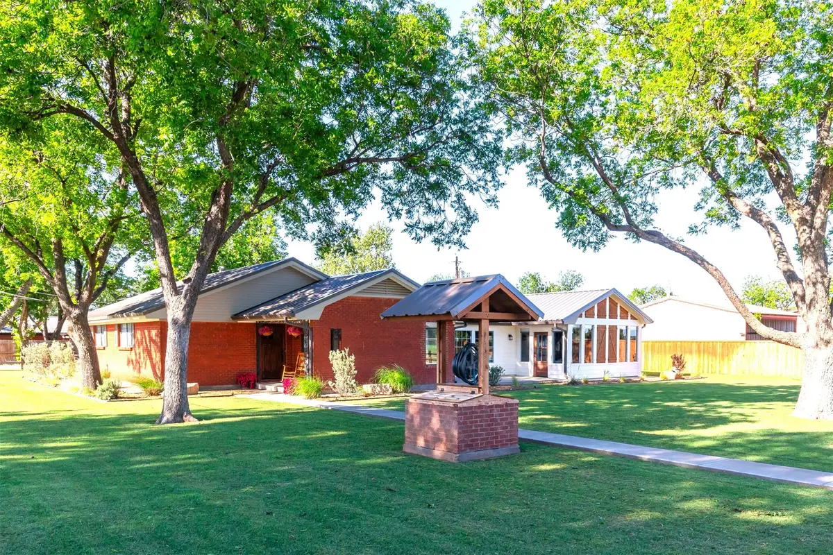 305 N Avenue K E, Haskell, TX 79521 - #1