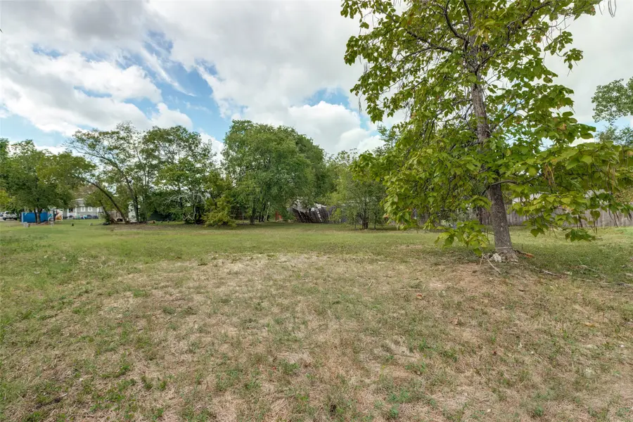 906 Hamilton Street, McKinney, TX 75069 - #3