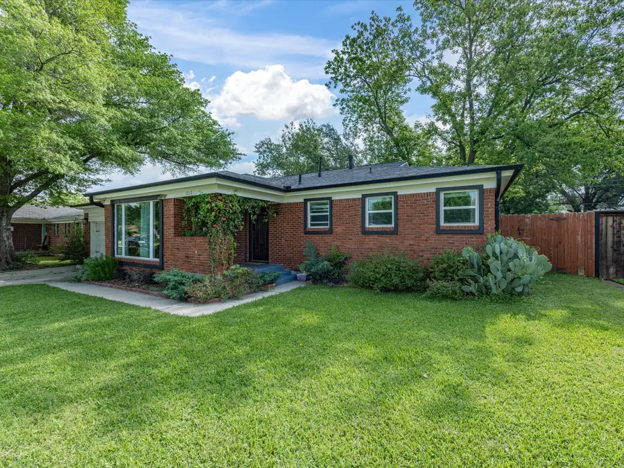 1217 Park Center Street, Benbrook, TX 76126 - #2