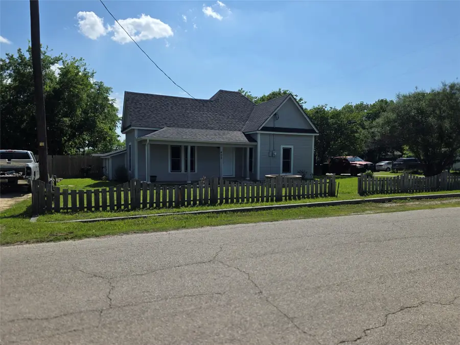 405 W Graham Street, Godley, TX 76044 - #2