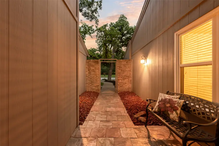 435 W Northgate Drive, Irving, TX 75062 - #3