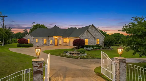 15 W Elmwood Corner, Mount Vernon, TX 75457