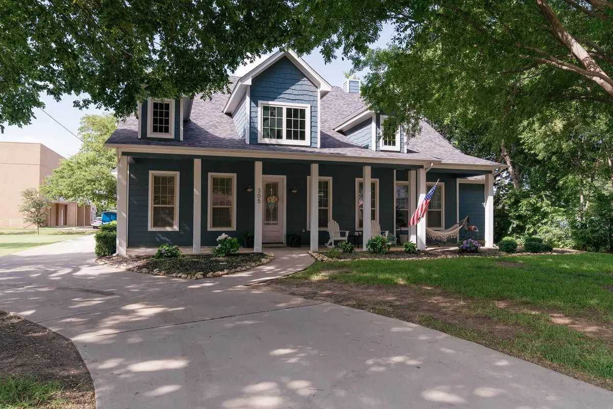 305 Main Street, Roanoke, TX 76262 - #1