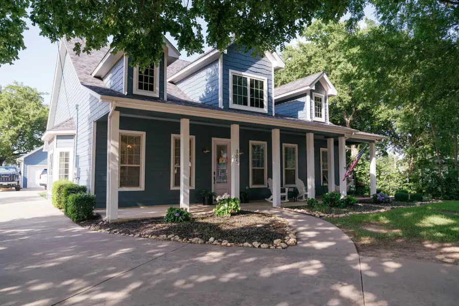 305 Main Street, Roanoke, TX 76262 - #2