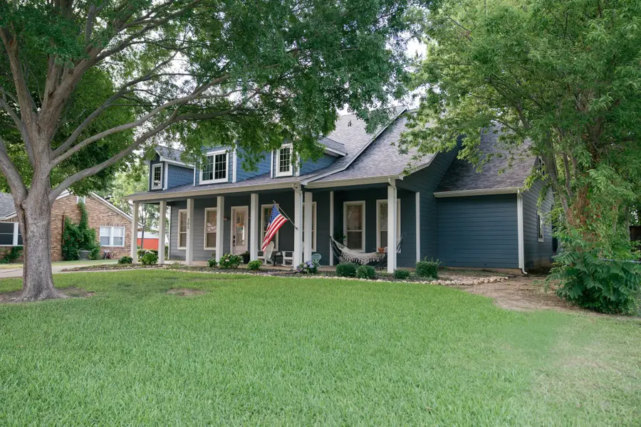 305 Main Street, Roanoke, TX 76262 - #3