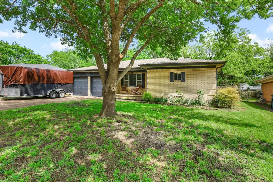 813 S Andrews Street, Sherman, TX 75090 - #2