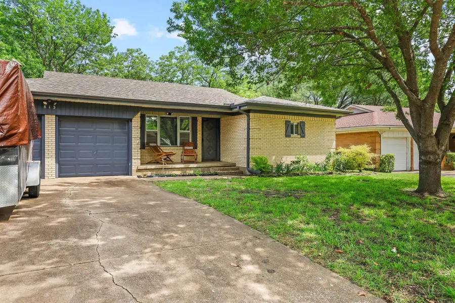 813 S Andrews Street, Sherman, TX 75090 - #3