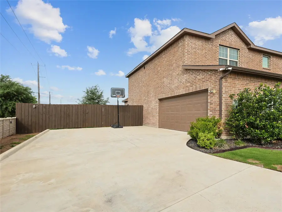 1556 Woodlake Drive, Waxahachie, TX 75165 - #2