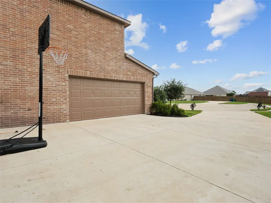 1556 Woodlake Drive, Waxahachie, TX 75165 - #3