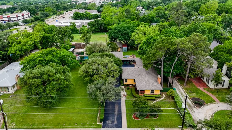 1815 N Bell Avenue, Denton, TX 76209 - #2