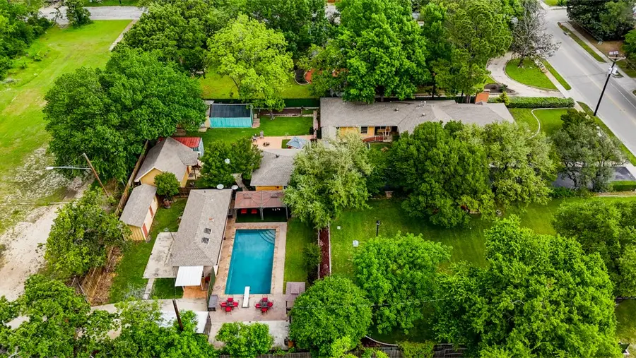 1815 N Bell Avenue, Denton, TX 76209 - #3