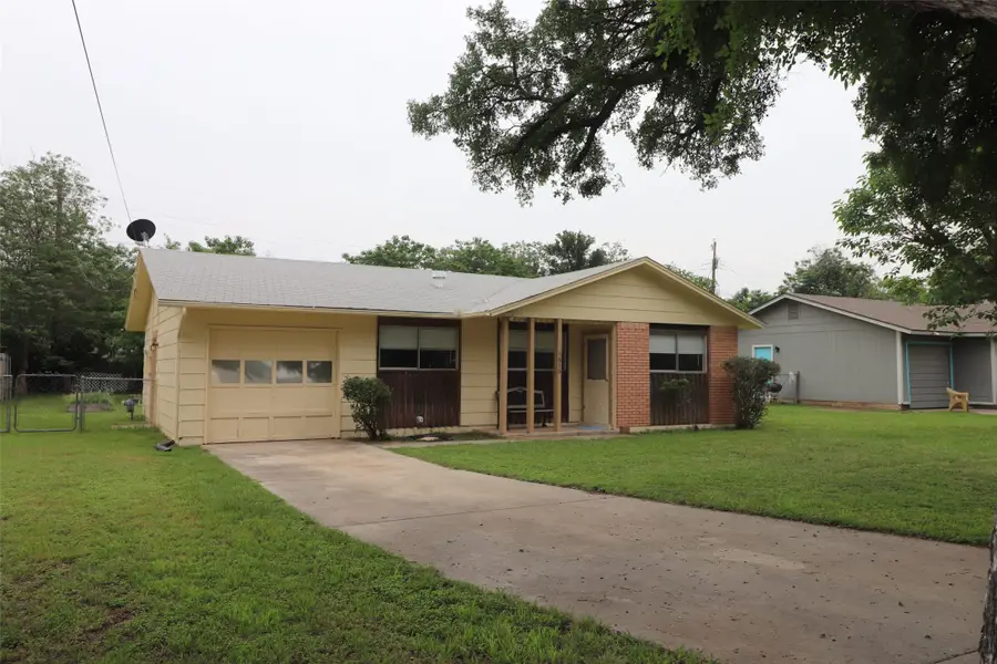 1610 Wood Street, Brownwood, TX 76801 - #2