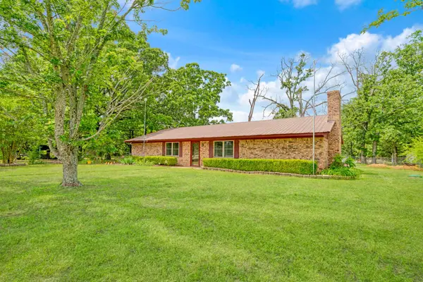 9157 N Hwy 271, Powderly, TX 75473