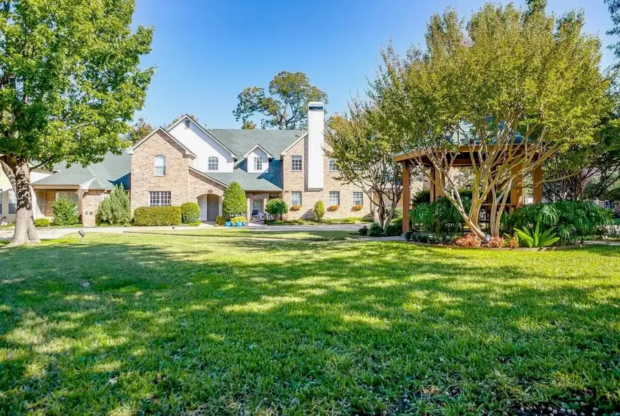 5882 Pecan Chase, Benbrook, TX 76132 - #2