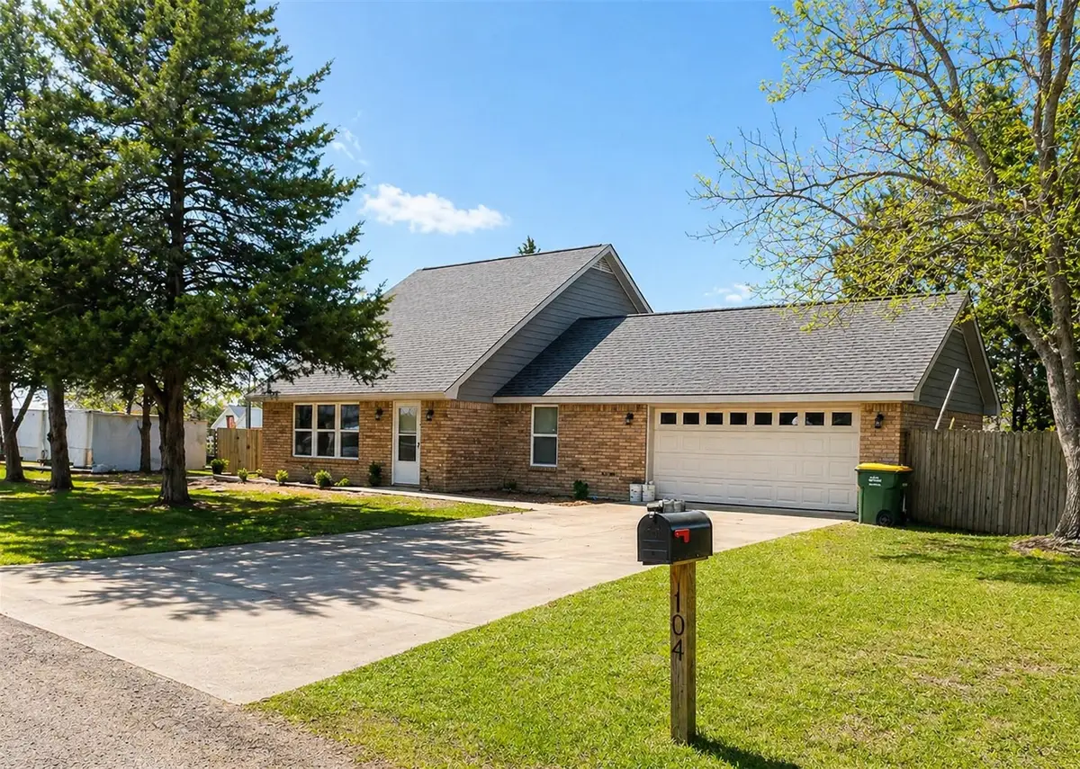 104 Cedar Creek Drive, Groesbeck, TX 76642 - #1