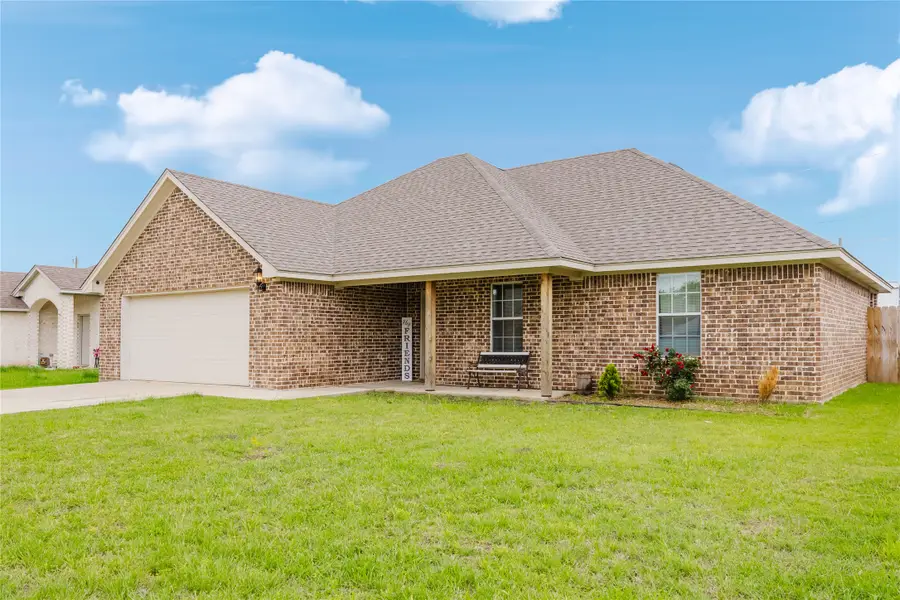 417 Colony Street, Eastland, TX 76448 - #2