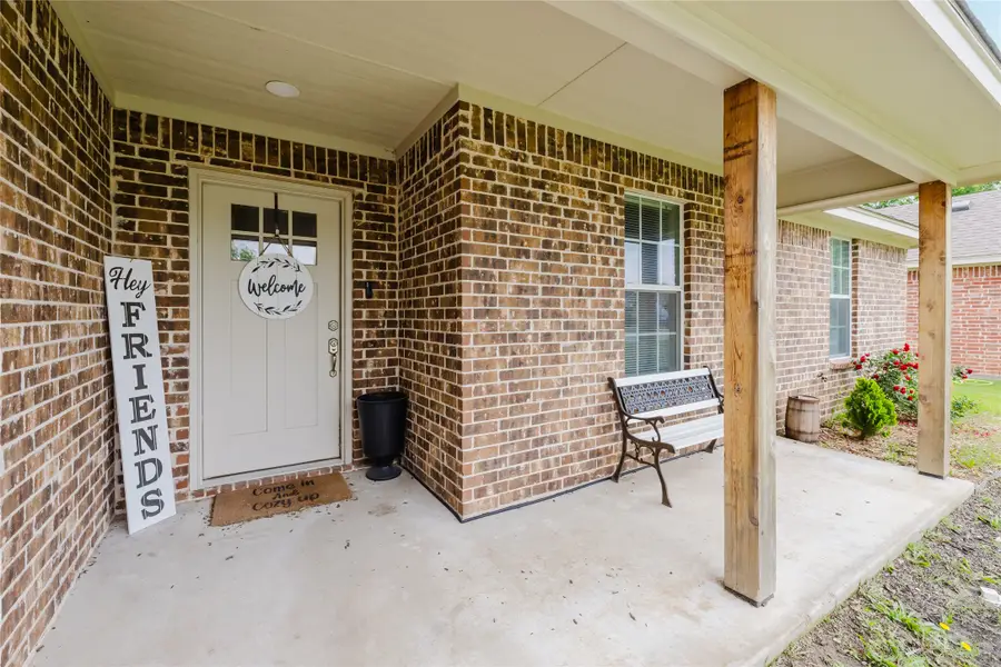 417 Colony Street, Eastland, TX 76448 - #3