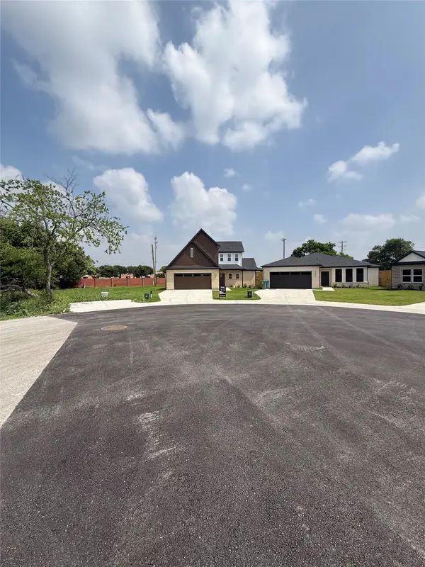 4620 Red Bud Court, The Colony, TX 75056